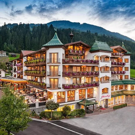 Hotel Platzlhof - Mein Im Zillertal 4*